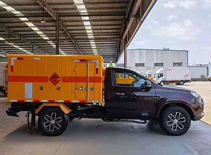 盘山爆破器材运输车